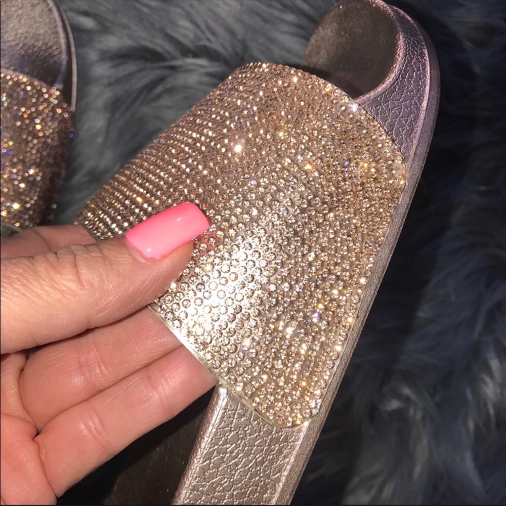 NWB 🌹✨ ROSE GOLD CRYSTAL ENCRUSTED SLIDES SZ 8 - Picture 3 of 8